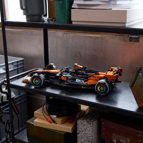 LEGO® Technic 42228 - Carro de F1® McLaren MCL39 - Image 4