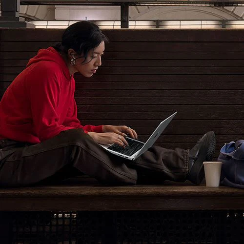 MacBook Pro 14'' | 2023 | M3 8-core | 8GB | 512GB SSD - Cinzento Sideral - Recondicionado - REtech - Grade A - Image 8